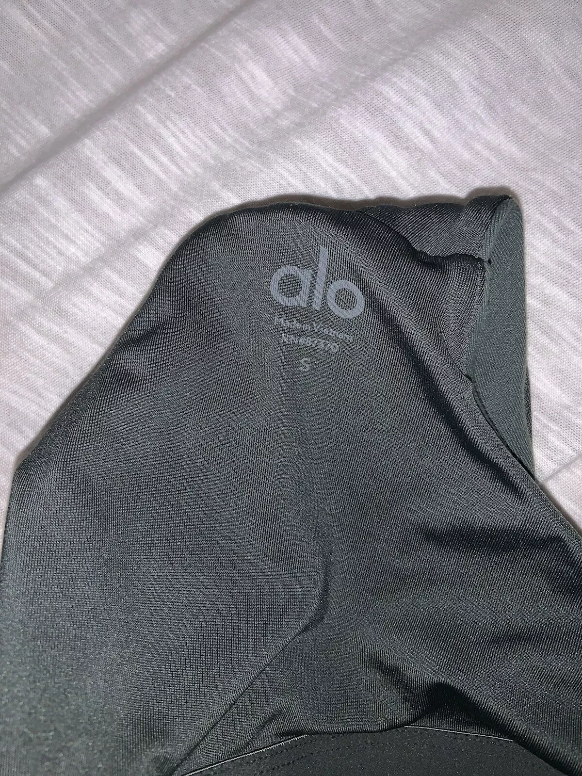 alo-yoga sports tank-bra