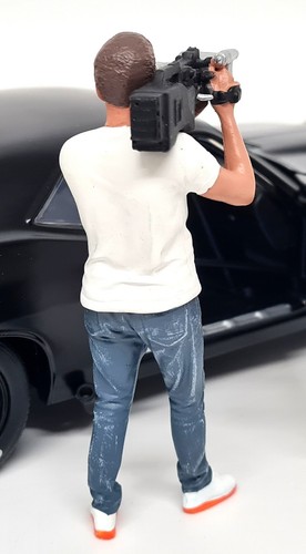 American Diorama 1/18 Cameraman #3 Polyresin figure model car scene - Picture 5 of 5