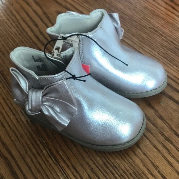 BOTINES CON LAZO ORO METÁLICO DORADO BRILLANTE NIÑA PEQUEÑA talla 6 Foto 2 de 4