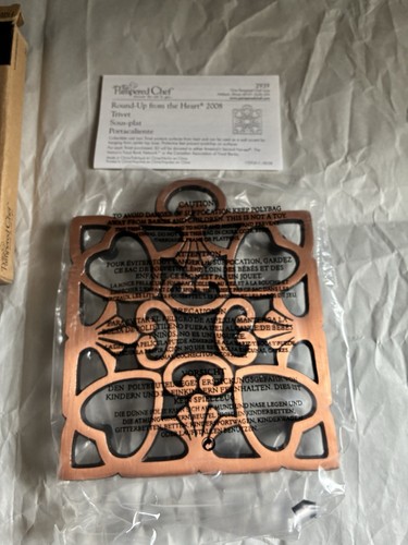 The Pampered Chef Trivet #2939 Round Up From The Heart 2008 Cast Iron Copper NIB - Picture 3 of 4
