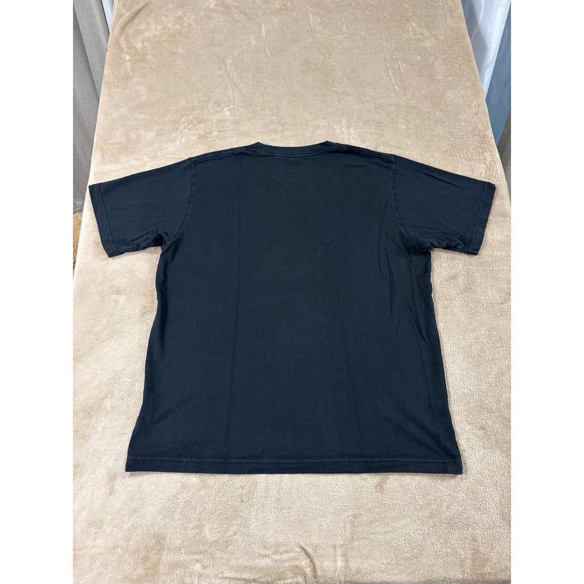 Uniqlo UT NEO-MIYAGE Hajime Sorayama Shirt Mens size Large Black 