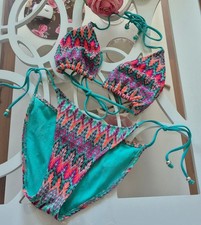 wunderschöner Bikini Accessorize tolle Farben weicher Häkel Strick Stoff Gr. 36