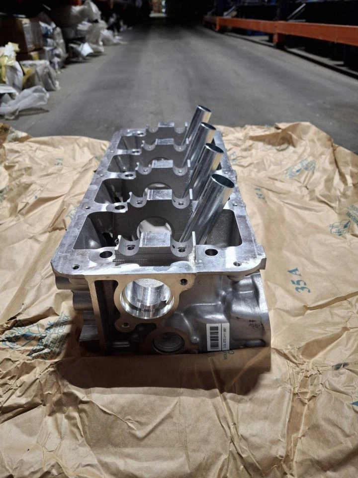 Cylinder Head Excluding Acr And R/T With Egr Port Fits 96-02 NEON 4464493 Foto 2 de 4