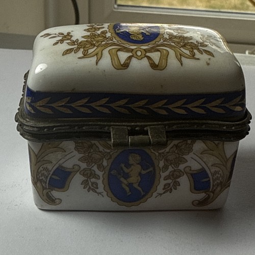 Vintage Hand Painted Limoges Style Porcelain Cachet in excellent condition - Picture 4 of 13