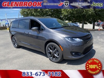 2020 Chrysler Pacifica Touring L 2020 Chrysler Pacifica Touring L 13 Miles Granite Crystal Metallic Clearcoat 4D