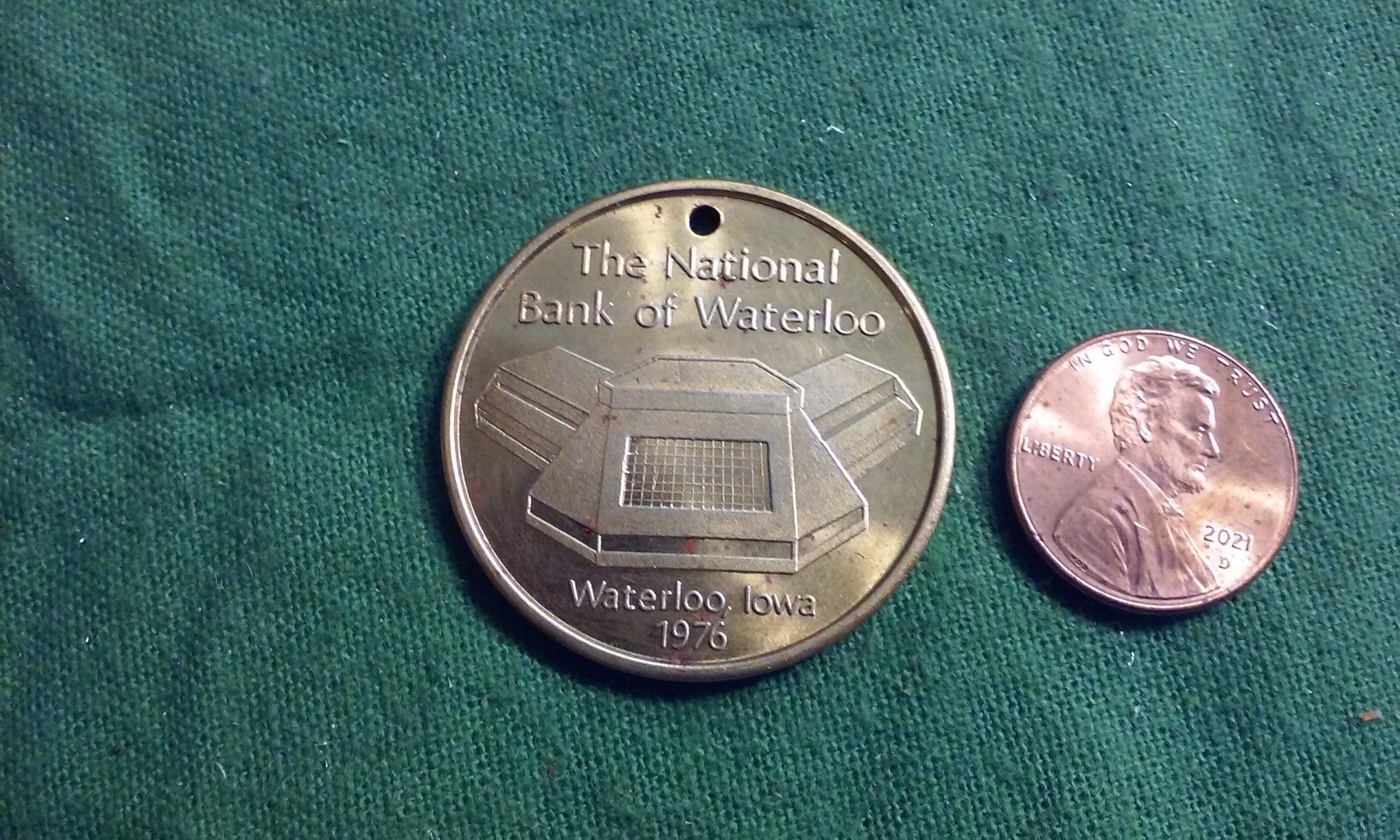 National Bank Of Waterloo Iowa Gold-Tone Coin Token Fob Unique # Return Postage