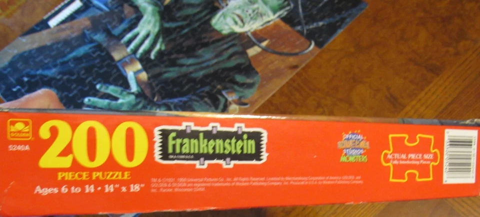 LOTE 2 quebra-cabeças vintage Creature Black Lagoon 200 peças Golden Jigsaw - Frankenstein - Imagem 2 de 3