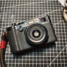 Fujifilm X100F 24.3 MP Trans CMOS III Sensor Compact Digital Camera w/Viewfinder