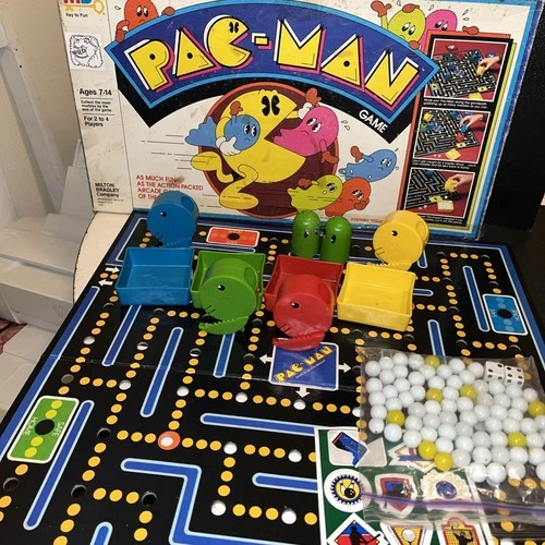 Pac Man Milton Bradley Board Game Board Pac-Man Ghosts 76 Marbles Vintage 1982