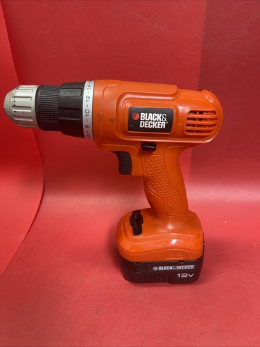 BLACK AND DECKER BCD702 3/8" 20V Max 20 Volt Cordless Drill Driver Set - Picture 5 of 10