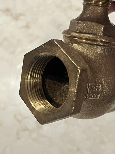 Milwaukee Valve 502 1-1/4” FNPT Bronze Globe Valve 125 SWP, 200 WOG, MADE IN USA - Picture 6 of 12