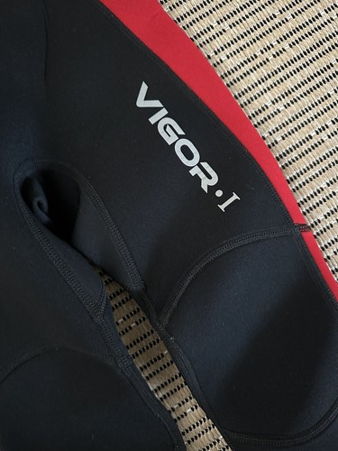 Hevto Jugend Neopren Full Neoprenanzug Größe 6 schwarz rot Langarm Vigor 1 - Bild 3 von 8