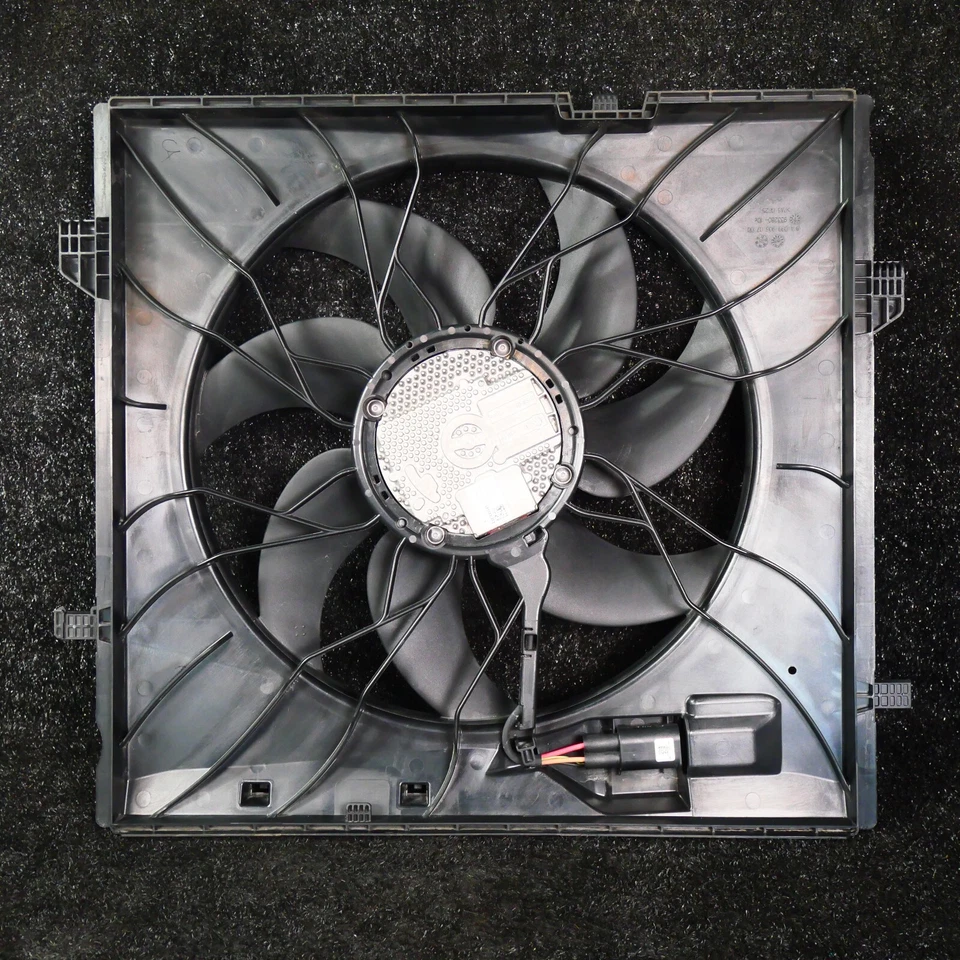 Mercedes GLE350 Engine Cooling Motor Fan 2016 2018 A0999062400 W166 67K Foto 2 de 4