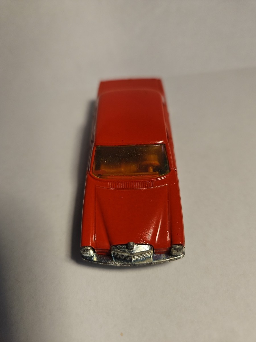 Vintage SIKU MERCEDES BENZ 250 Model V309 Red w/ Opening Doors