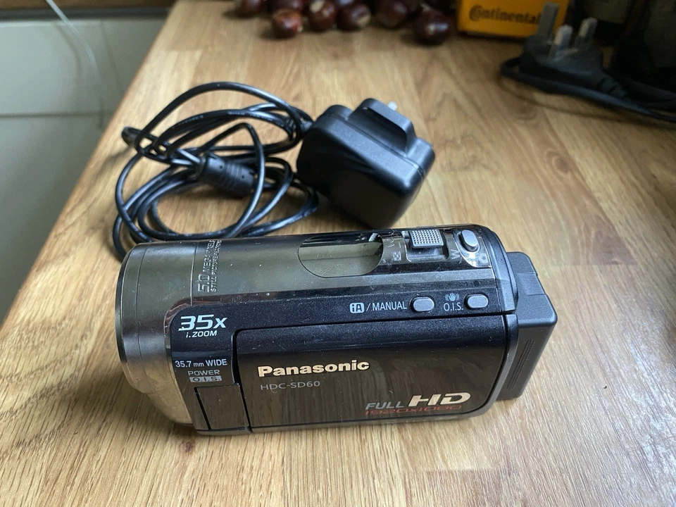 Panasonic HDC-SD60 Video Camera Camcorder 25x Lens, 5.0mp, Full 1080P HD OIS X60 - Image 2 of 4