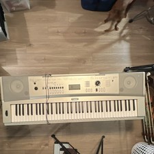 Yamaha YPG-235 YPG235 76-Key Electronic Keyboard Silver Built-In Speaker Stand