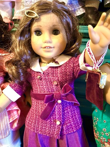 American Girl Doll Retired Vintage Collection Set Of 10 Dolls & Accessories - Picture 13 of 14