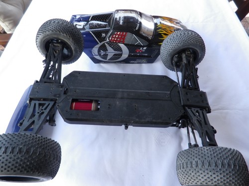 Thunder Tiger Sparrowhawk XXT - 4WD Off Road Brushless Buggy - Picture 8 of 14