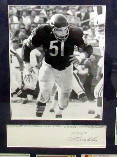 VINTAGE PARTIALLY FRAMED SIGNED CARD AND PHOTOGRAPHS OF MIKE DITKUS (EZS003081) - Picture 2 of 10