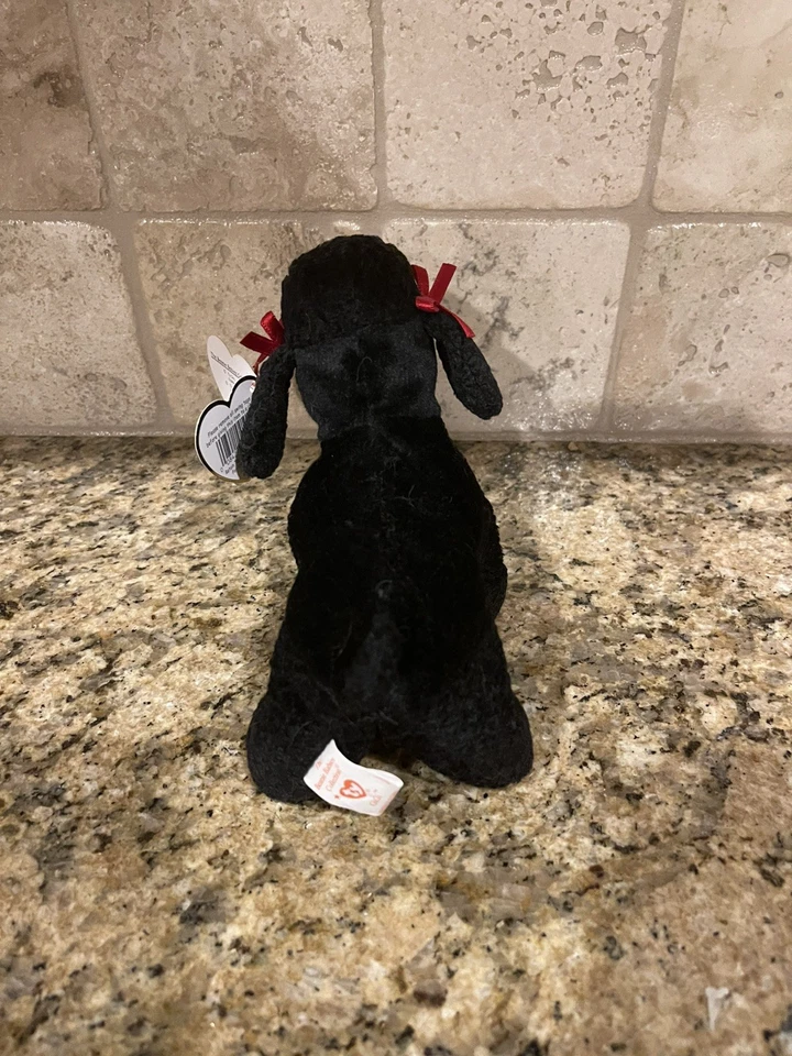 Raro "GIGI The Black Poodle Dog" 1997 TY Beanie Baby com etiqueta APOSENTADO / Pelotas  - Imagem 2 de 4