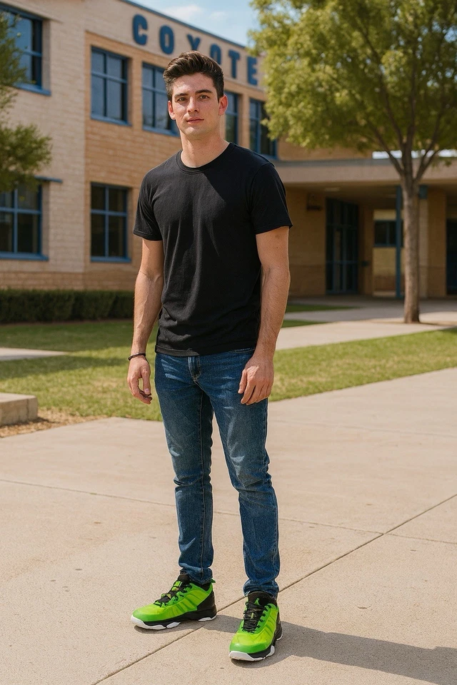 Air Jordan Trunner Dominate Flight Plate Electric Green Men’s Size 10 Pre-Owned - Image 2 of 4