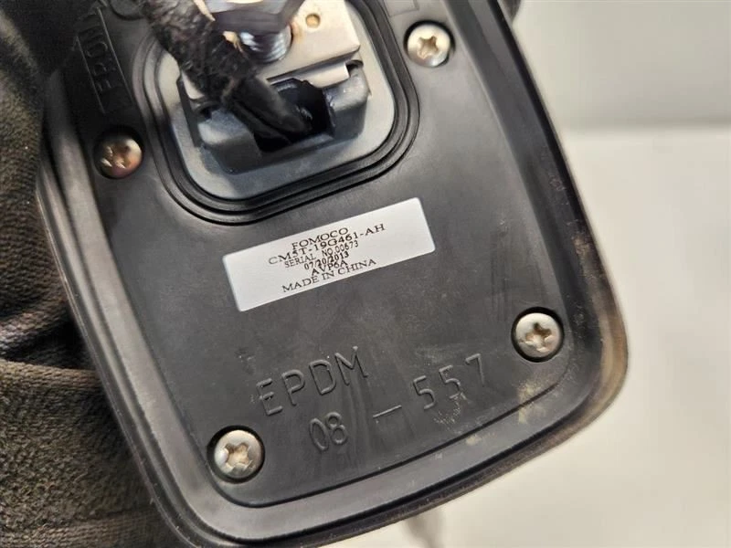 Ford Fiesta SE 2014 (sedán) antena de techo *negro* Foto 4 de 4