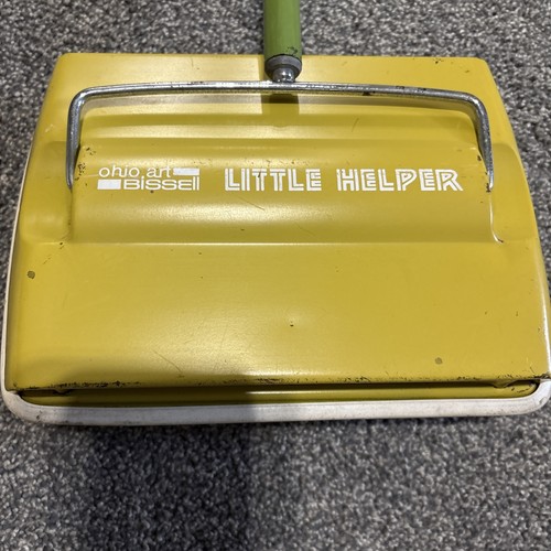 Vintage Hi-Low Bissell's Little Helper Children's Carpet Sweeper - Rare Yellow - Picture 2 of 9