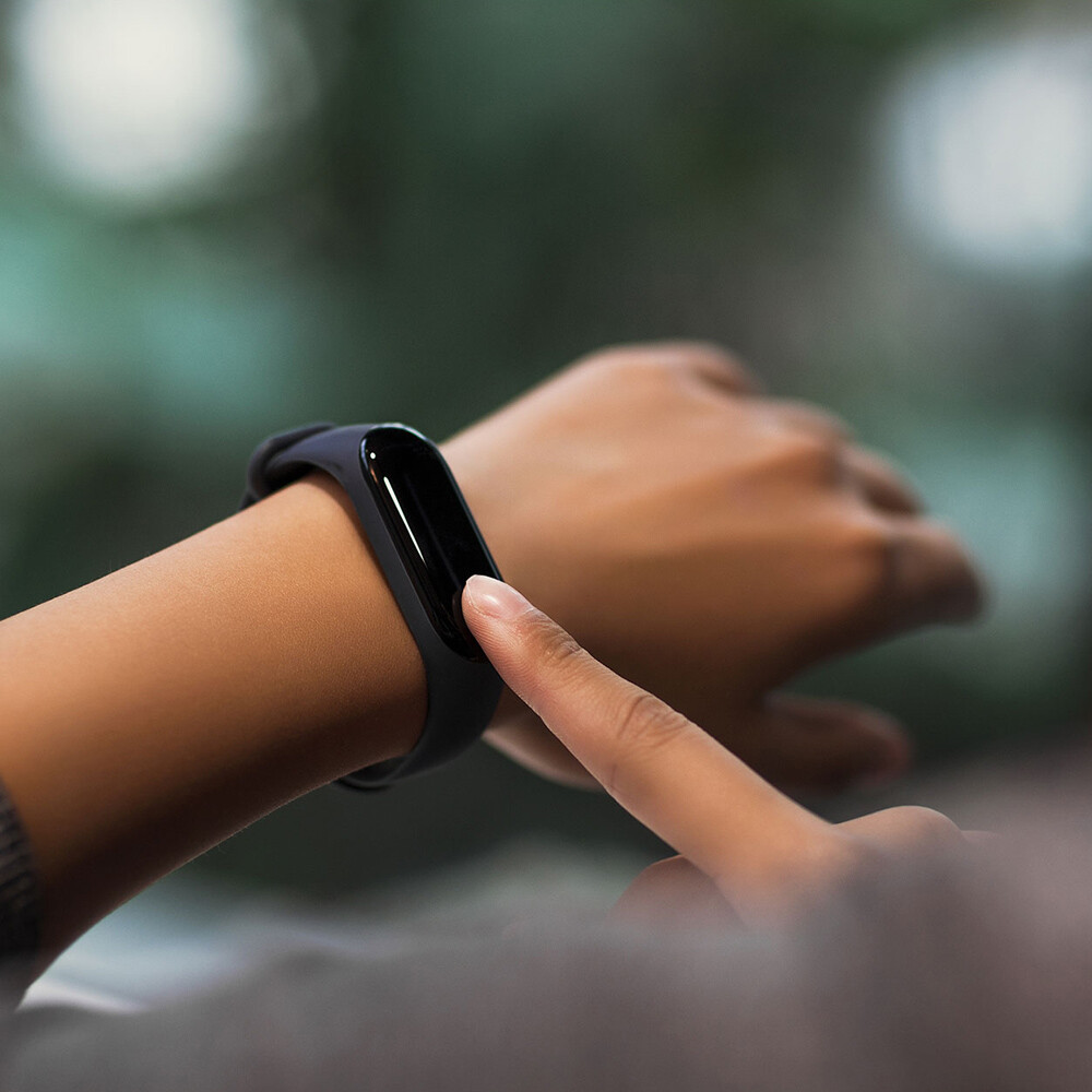 xiaomi mi sport band 3 with oled screen and heart rate monitor