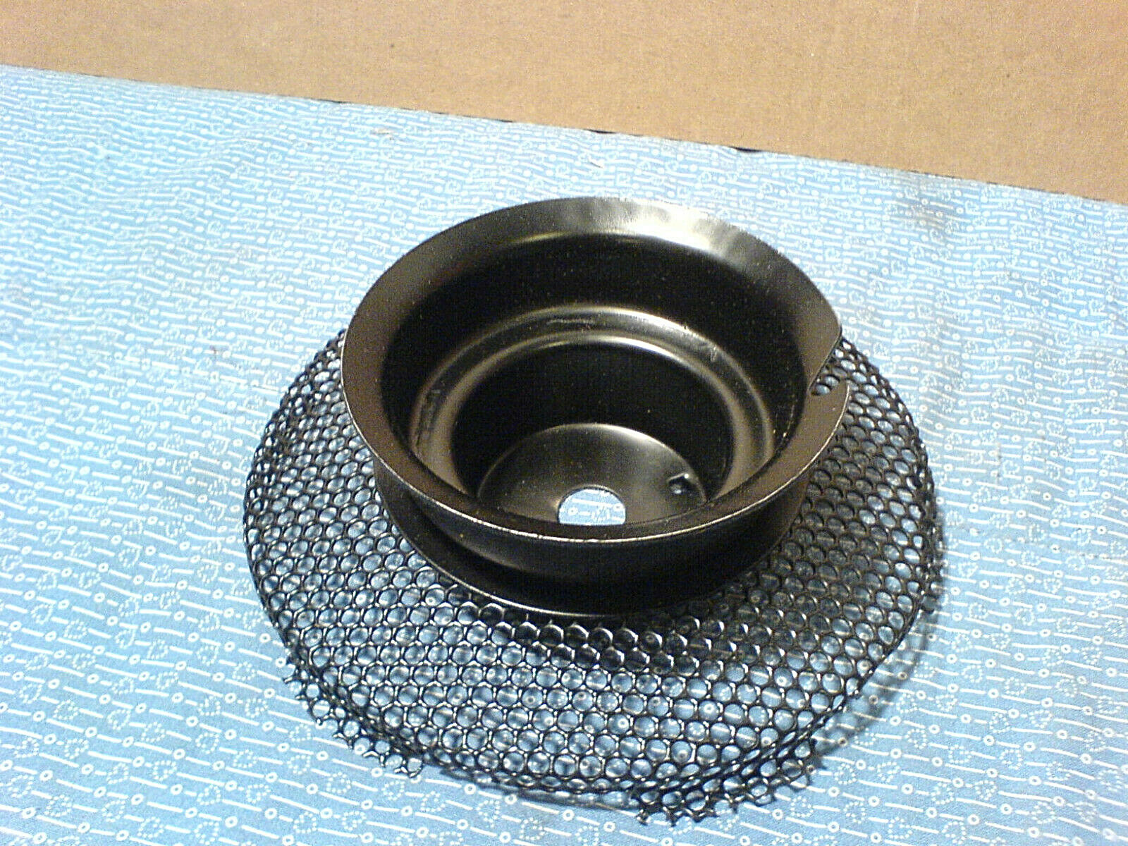 BRIGGS & STRATTON ENGINE ROPE STARTER PULLEY. 496084 NEW OEM PART 