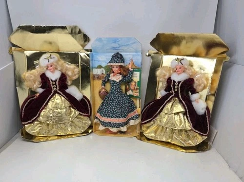 Vintage pioneer Barbie & Happy Holidays Lot of 3 New On The Card