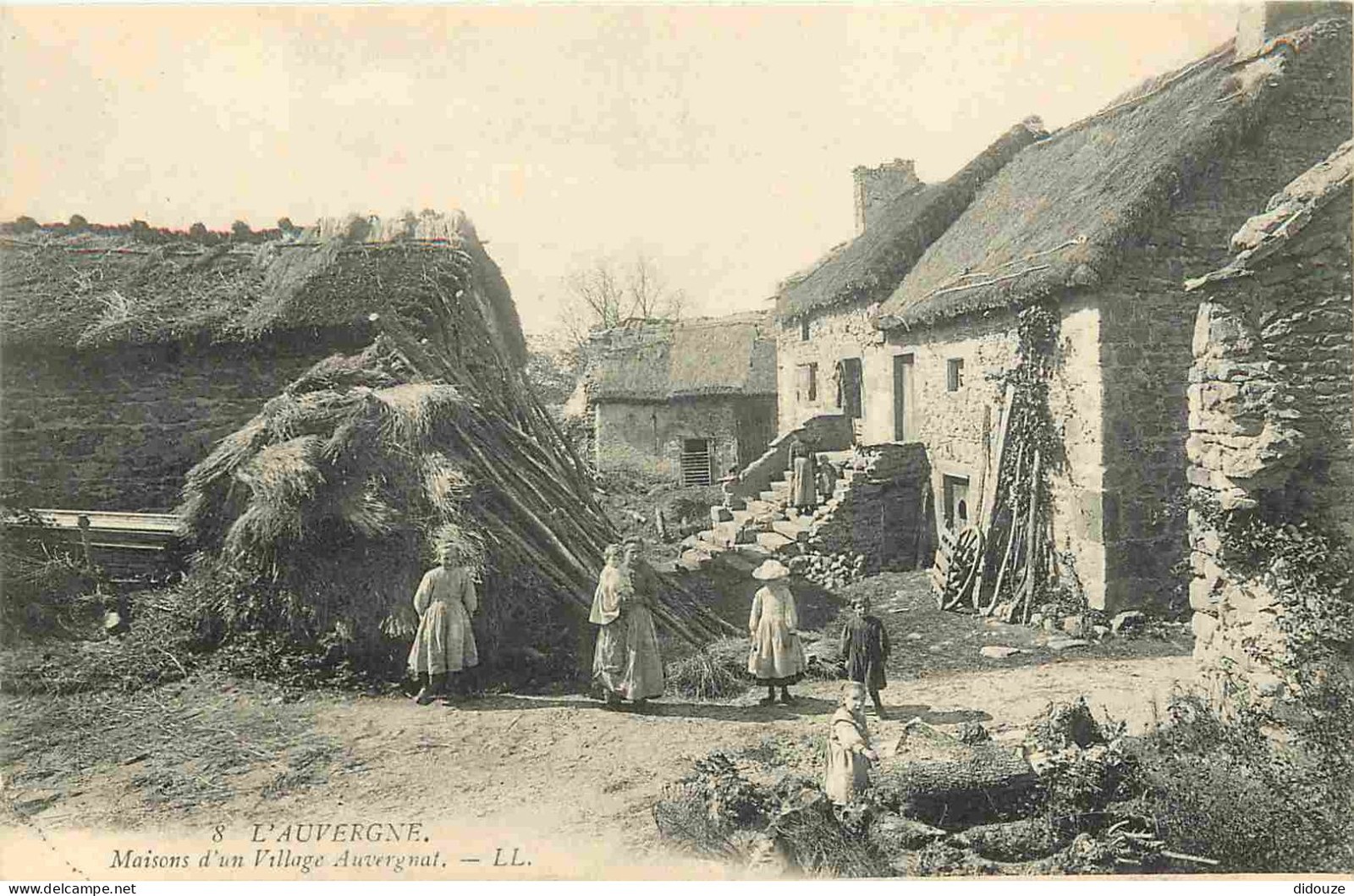 Carte Postale Ancienne - France - Auvergne - Maisons d'un village auvergnat - An