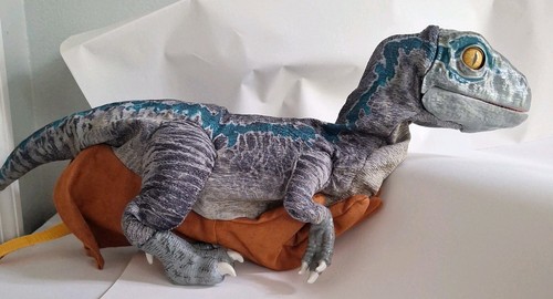 Jurassic World REALFX babyblau hyperrealistischer Dinosaurier Animatronic Puppe Spielzeug