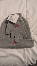NIKE GIRLS 2 PIECE SET HAT AND GLOVE SET DARK GREY HEATHER WITH PINK ACCENT