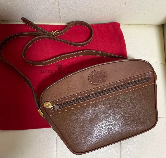 GUCCI ancien sac bandoulière cuir marron 001 093 1050 vintage occasion authentique