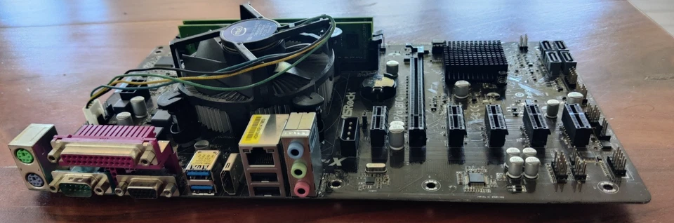 Combo ASRock H81 Pro BTC + Pentium G3240 + 4GB DDR3 testata usato ottimo - Immagine 2 di 4