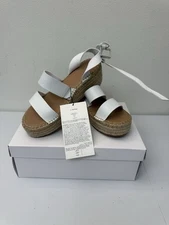 The Drop Platform Strap Sandals White and Tan size 8 US NWB