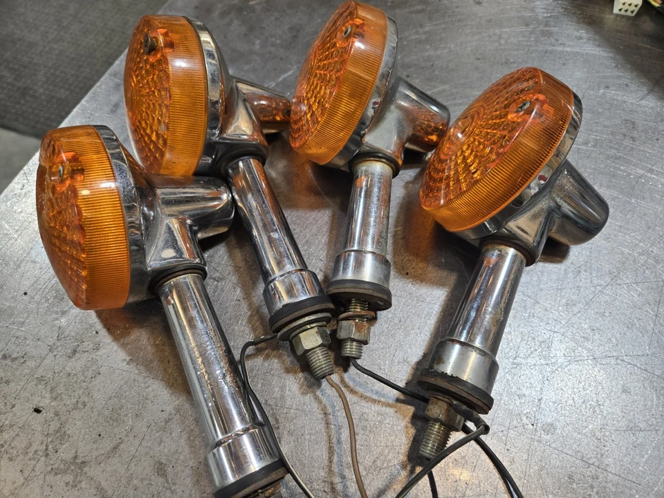 Señales de giro dañadas para Suzuki GS300L Foto 2 de 4