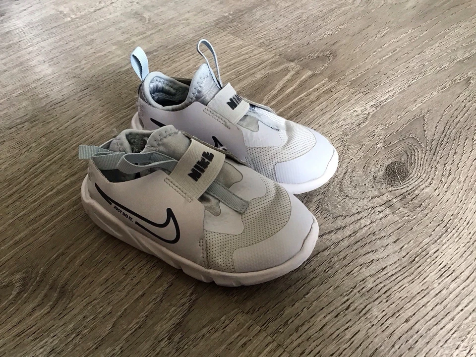 Nike Infantil 9C Bebé Zapatos para Correr DJ6039-010 Modelo Nike Flex Runner 2 Zapatos Foto 3 de 4