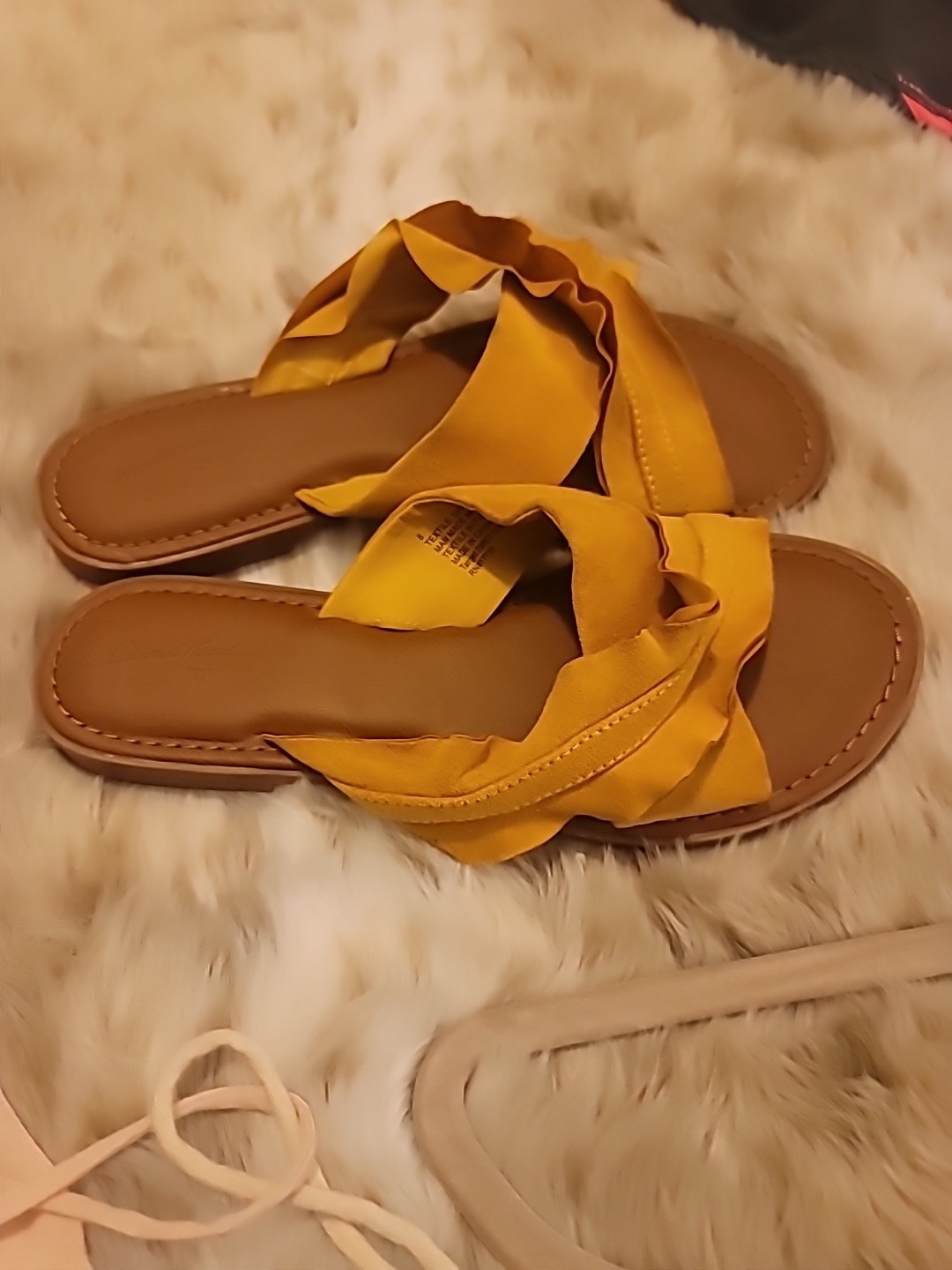 Universal Thread Mustard Ruffle Slide Sandal Size… - image 3
