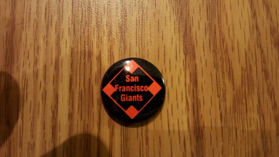 SAN FRANCISCO GIANTS MAJOR LEAGUE BASEBALL PINS 1984 CRANE POTATO CHIPS - Image 2 of 3