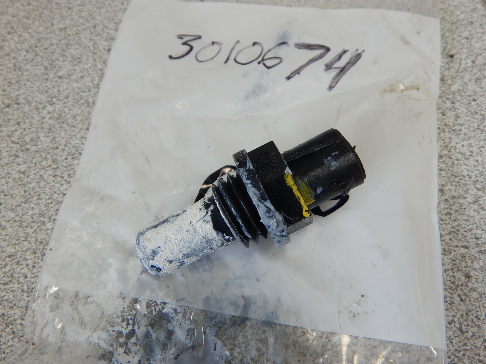 EVINRUDE JOHNSON OUTBOARD 20002005 115225 HP TEMP SENSOR 3010674 eBay