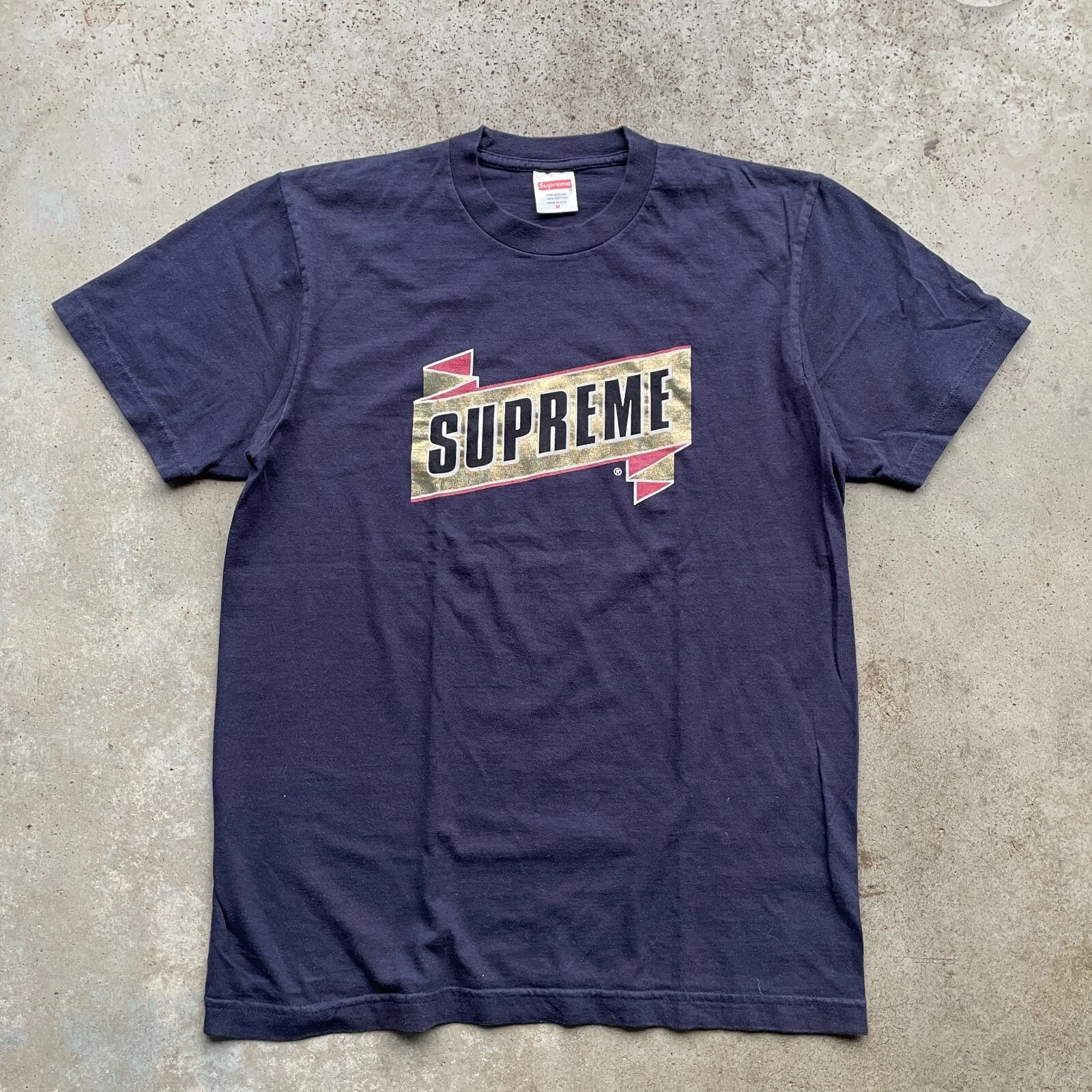 T shirt vintage Supreme Emblem Box logo bleu marine taille : Medium Made USA