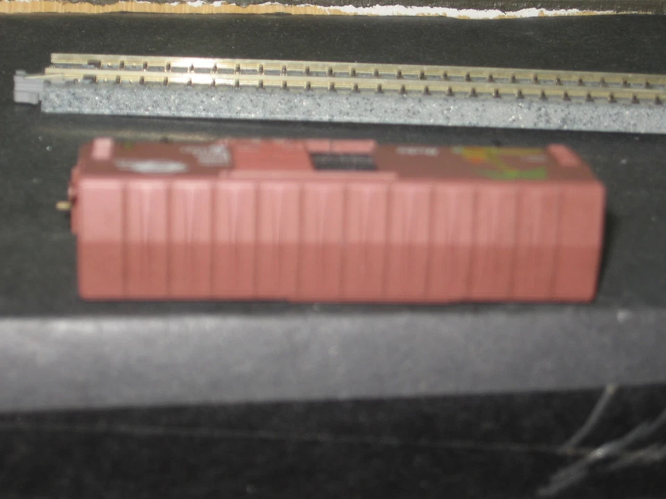 MICRO-TRAINS #24220 40' MO-PAC BOX CAR HERB-1 (NO BOX) - Image 3 of 4