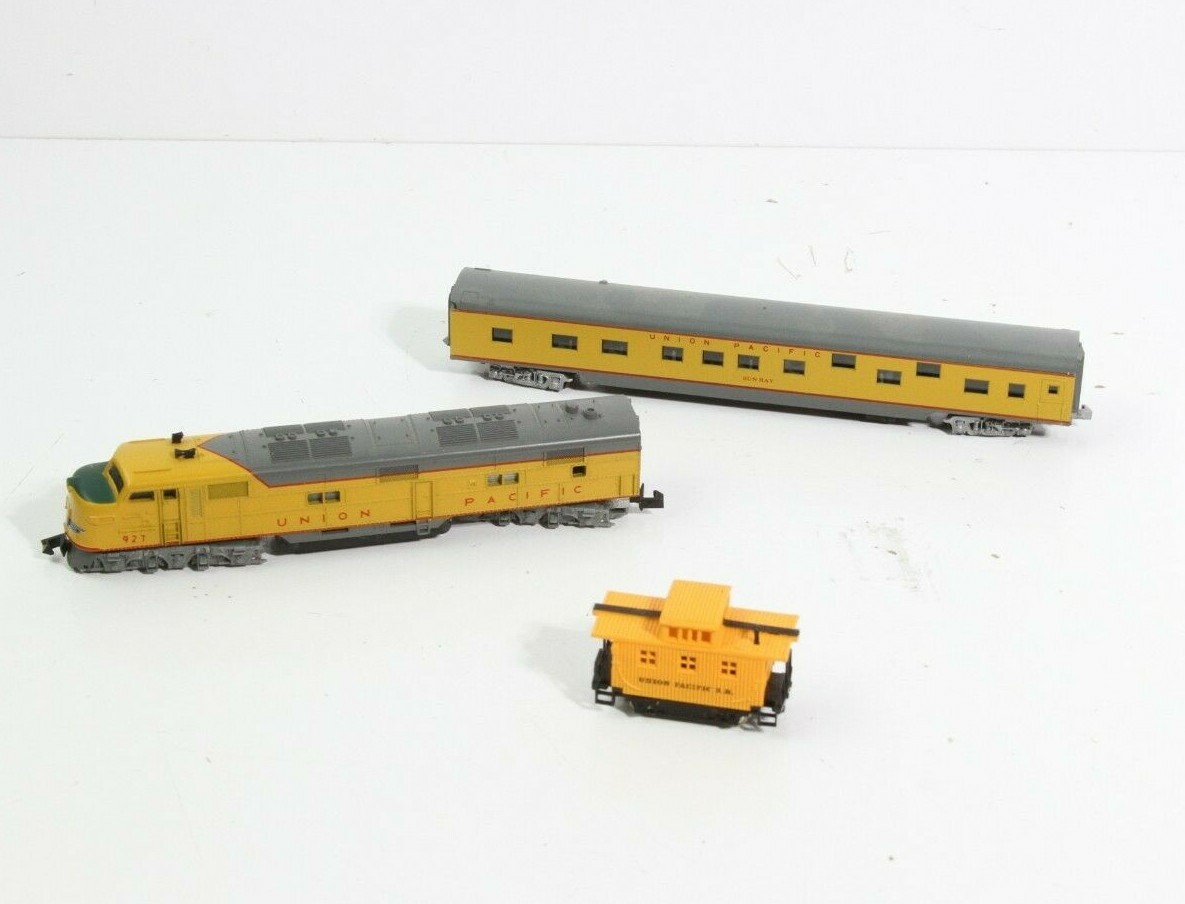CON-COR N-Scale Union Pacific EMD E7 diesel locomotive 0001