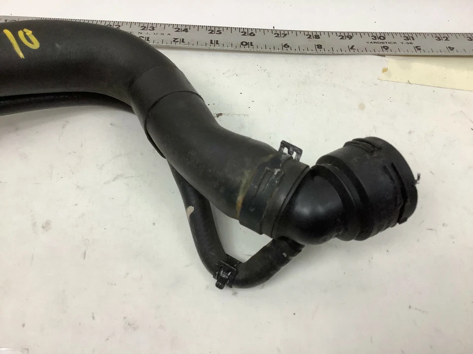 2010 VOLKSWAGEN BEETLE 2.5L ENTRADA DE LÍQUIDO DE ARREFECIMENTO DO RADIADOR DO MOTOR COM TUBO DE MANGUEIRA FABRICANTE DE EQUIPAMENTO ORIGINAL+ - Imagem 4 de 4