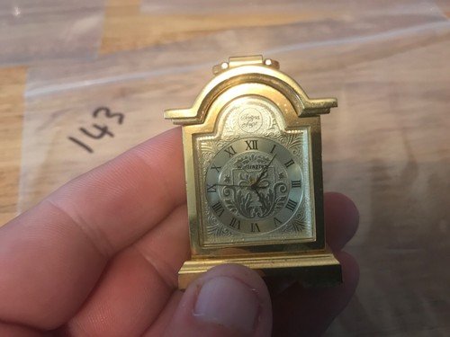 Miniature Quartz clocks and other makes. Over 100 clocks - Foto 280 di 470