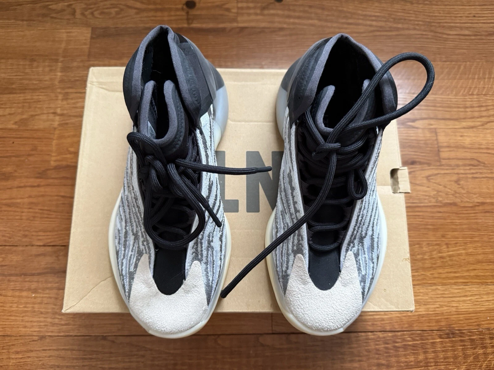 Autentico The Yeezy Quantum 'Quantum' taglia 8