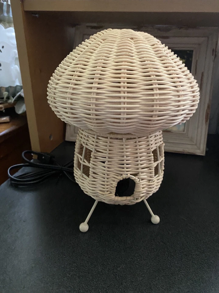 Lámpara de mesita de noche de mimbre ratán seta tejida a mano RARA nueva Foto 2 de 4