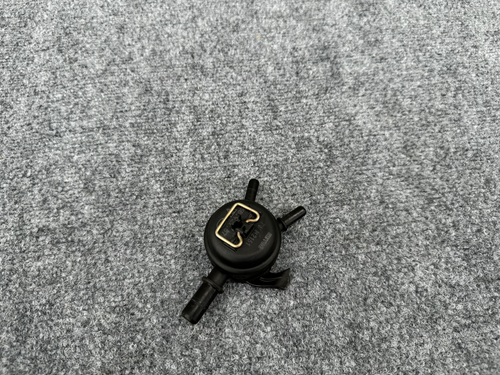 COOLANT BLEED VALVE SENSOR 95B121670 PORSCHE MACAN (2015-2018) OEM