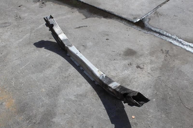 BMW 550i E60 2007 parachoques delantero barra de refuerzo viga Foto 2 de 4